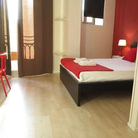 Hulot B&B فالنسيا الغرفة الصورة